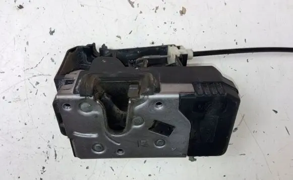 Opel Combo C Front door lock 13154792