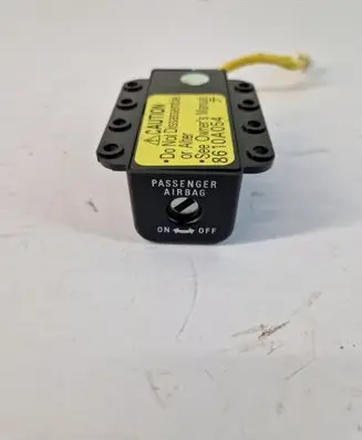 Passenger airbag on/off switch
