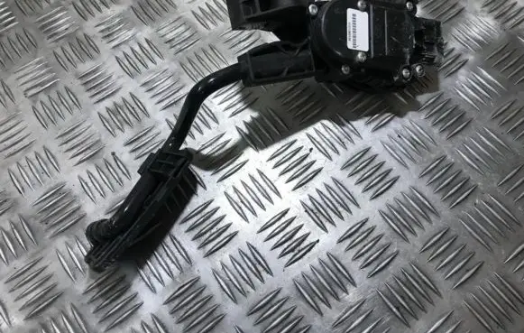 KIA Ceed Accelerator throttle pedal 111112k0120