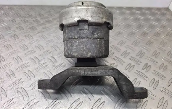 Ford Mondeo MK IV Engine mount bracket HL8022M05