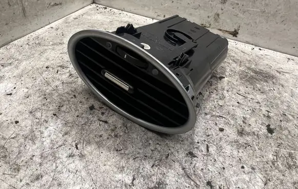 Ford Focus Dashboard side air vent grill/cover trim 4M51A014L21