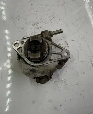 Mitsubishi L200 Vacuum pump 