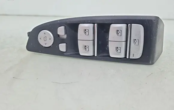 BMW 7 G11 G12 Electric window control switch 9382502
