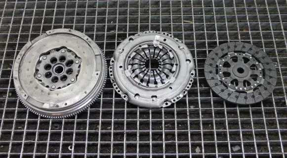 BMW 1 F40 Clutch set kit 8698751 8671968