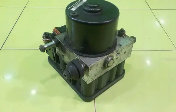 Suzuki Grand Vitara II ABS Pump 06210203914