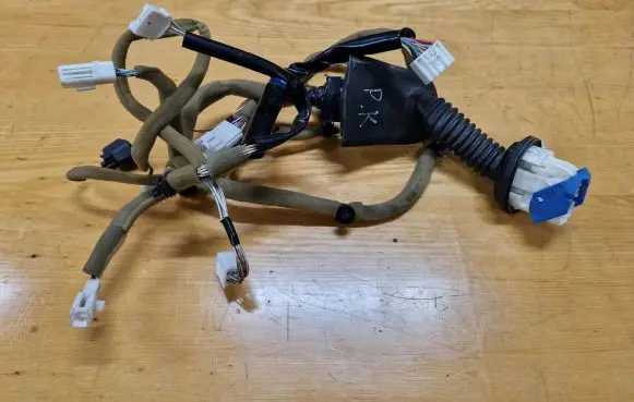 Mazda CX-7 Front door wiring loom 71358553 EH6467190B