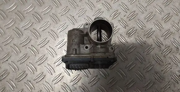 Toyota Yaris Throttle valve 261000N030