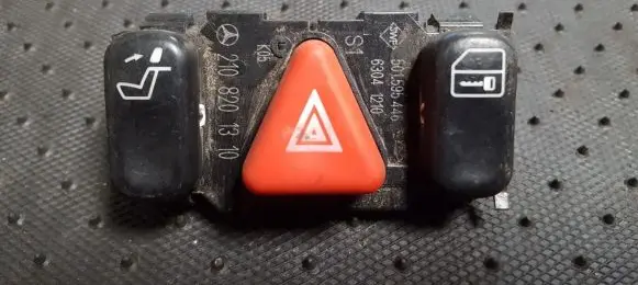 Mercedes-Benz E W210 Hazard light switch 2108201310 501.595446