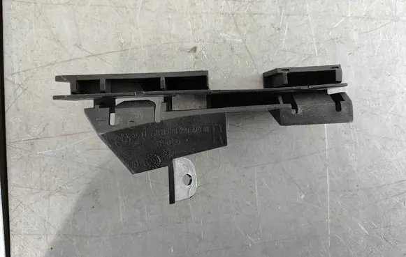 BMW 3 E46 Front bumper mounting bracket 51117030618 7030618