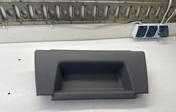 Volkswagen Multivan T5 Seat trim 7H0881697B