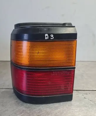 Volkswagen PASSAT B3 Rear/tail lights 333945111