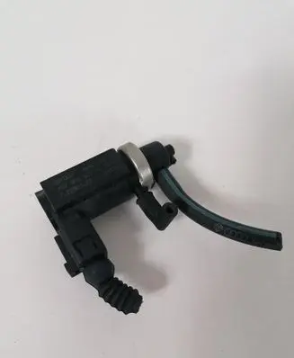 Audi A4 S4 B7 8E 8H Turbo solenoid valve 059906627B