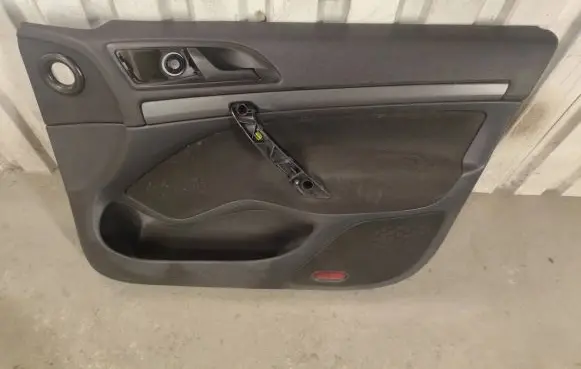 Skoda Octavia Mk2 (1Z) Front door card panel trim