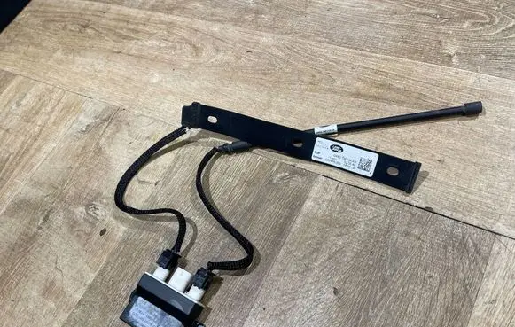 Land Rover Discovery 5 Tailgate/trunk control unit/module HY3214E113BB