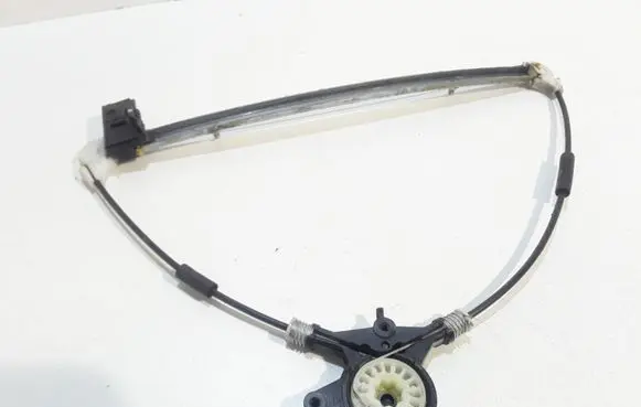 Mazda 6 Rear window lifting mechanism without motor