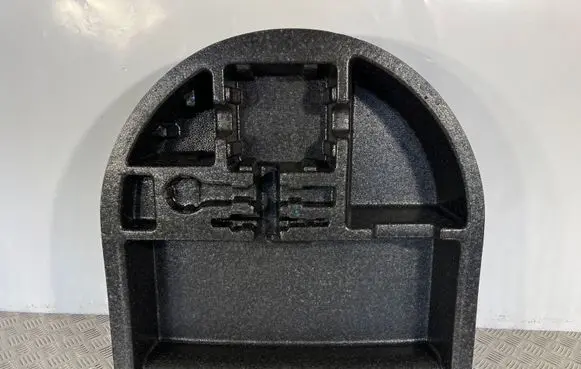 Hyundai Kona I Trunk bottom trim panel 