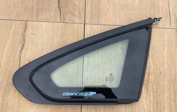 BMW 4 F36 Gran coupe Front triangle window/glass 
