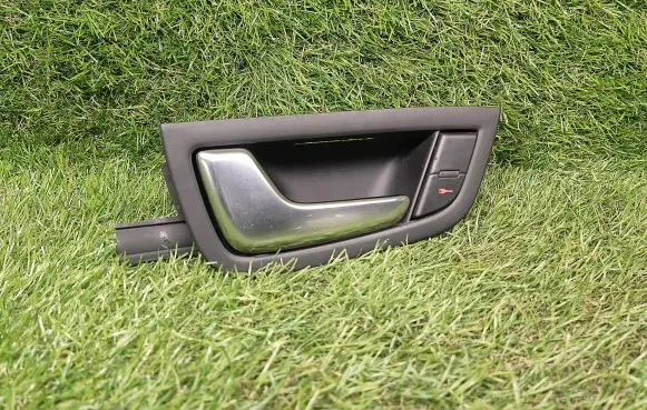 Audi A8 S8 D3 4E Front door interior handle 4E0837019 4E0839019