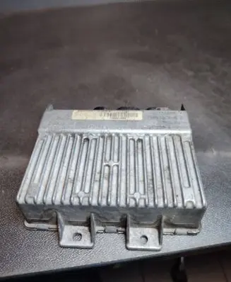 Renault Trafic II (X83) Engine control unit/module 7700311655
