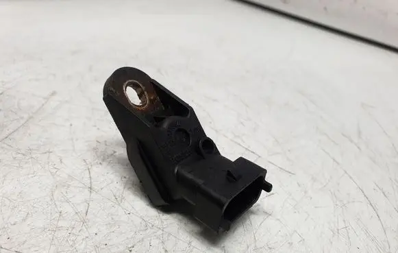 BMW 5 E39 Fuel pressure sensor 7785354 13327785354