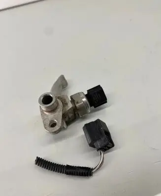 Opel Vivaro Air conditioning (A/C) pressure sensor 921366801R 82CP5001