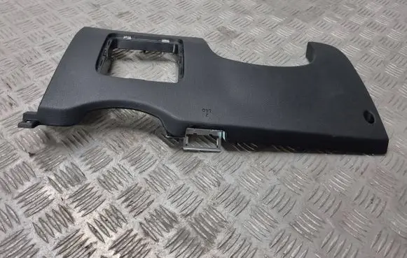 Hyundai Tucson TL Dashboard lower bottom trim panel 84751D7000
