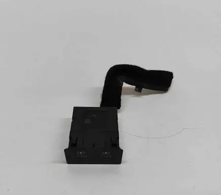 Nissan Qashqai J12 USB socket connector 253317HA0A