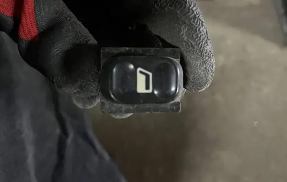 Citroen Berlingo Quarter vent window switch 