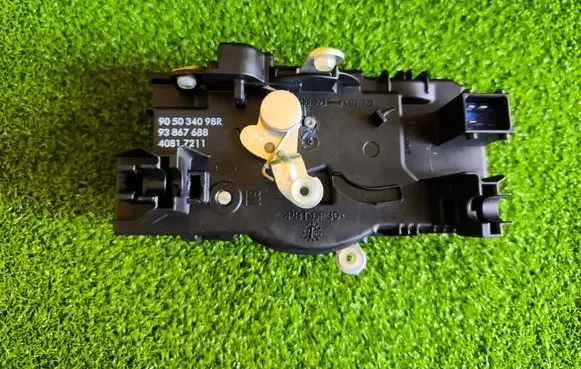 Renault Trafic III (X82) Tailgate/trunk/boot lock/catch/latch 905034098R 93867688 40817211
