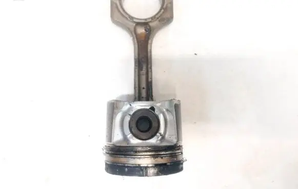Honda CR-V Piston with connecting rod