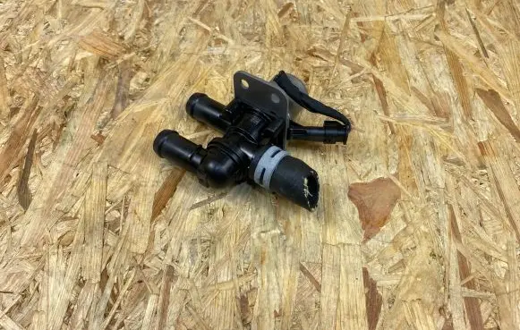 Volvo XC40 Coolant heater control valve 31684222