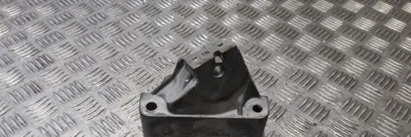 Jeep Grand Cherokee Engine mounting bracket 68275988AA