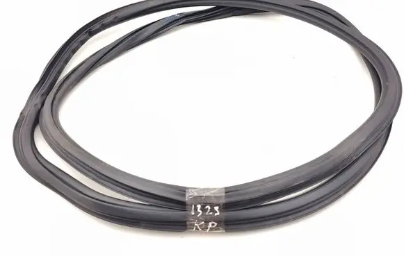 Audi Q5 SQ5 Front door rubber seal 