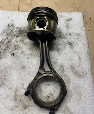 Audi A8 S8 D3 4E Piston with connecting rod 059AA