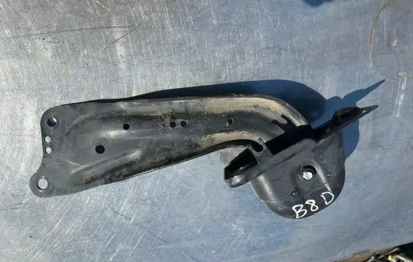Volkswagen Golf VII Rear upper control arm/wishbone 5Q0505226