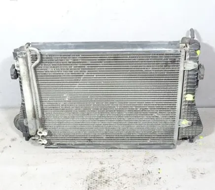 Volkswagen PASSAT B6 Coolant radiator
