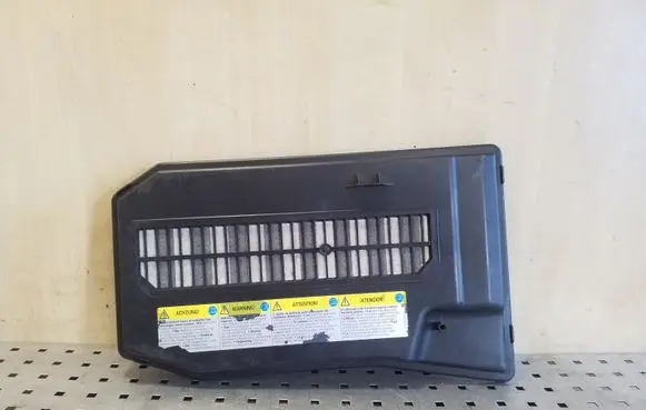 Volkswagen Touareg I Battery box tray cover/lid 7L0864643B