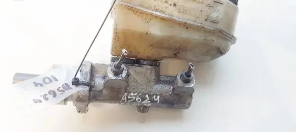 Master brake cylinder
