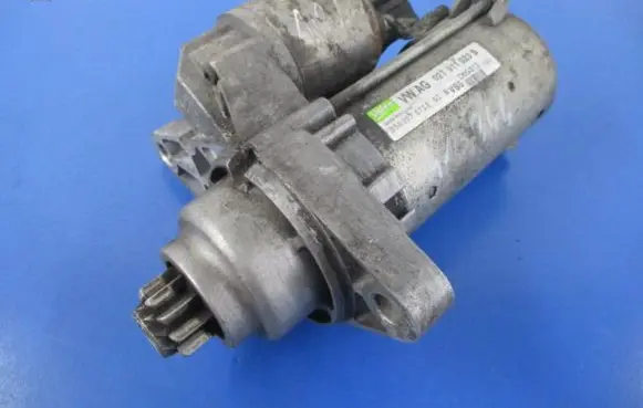 Volkswagen Polo Starter motor 02T911023S