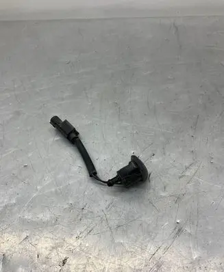 BMW 5 E60 E61 Windshield washer spray nozzle 7046060