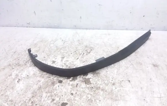 Front bumper lip