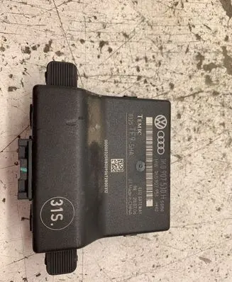 Volkswagen Jetta V Other control units/modules 1K0907530H 0325TF9SHA 1K0907951