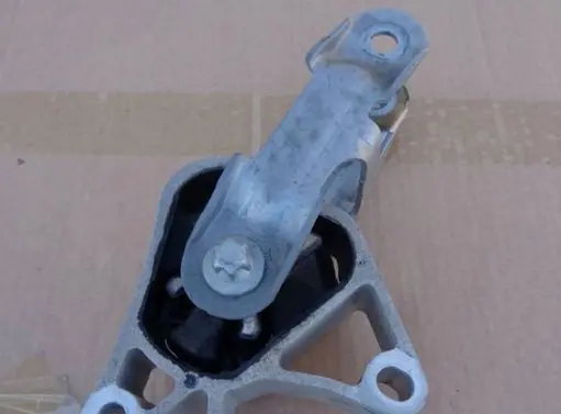 Mercedes-Benz CLA C117 X117 W117 Engine mount bracket A2402400309