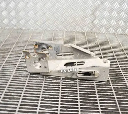 Fender mounting bracket