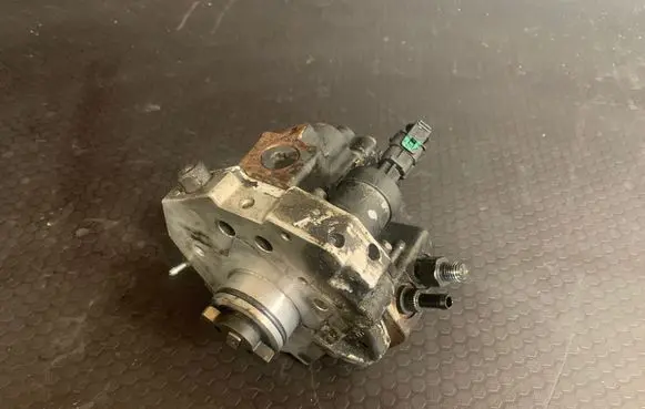 Volvo XC90 Fuel injection high pressure pump 0445010043 015634 8689590