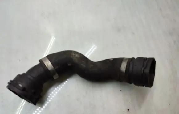 BMW 5 F10 F11 Engine coolant pipe/hose 8509273