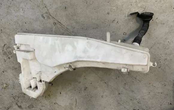 BMW X5 E70 Lamp washer fluid tank 7190998 7184713 08234