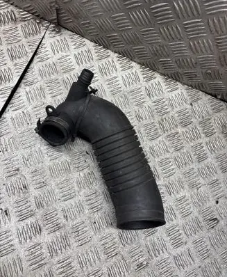 Audi A4 S4 B5 8D Air intake hose/pipe 8D0129615K