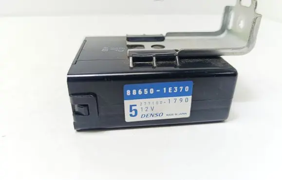 Toyota Yaris Other control units/modules 886501E370
