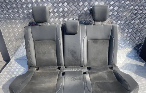 Suzuki Vitara (LY) Second row seats PK10627